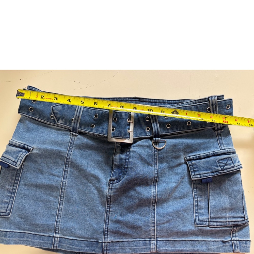 Urban Outfitters Y2K Denim Cargo Mini Skirt Medium Grommet Belt Grunge Festival - Picture 4 of 6
